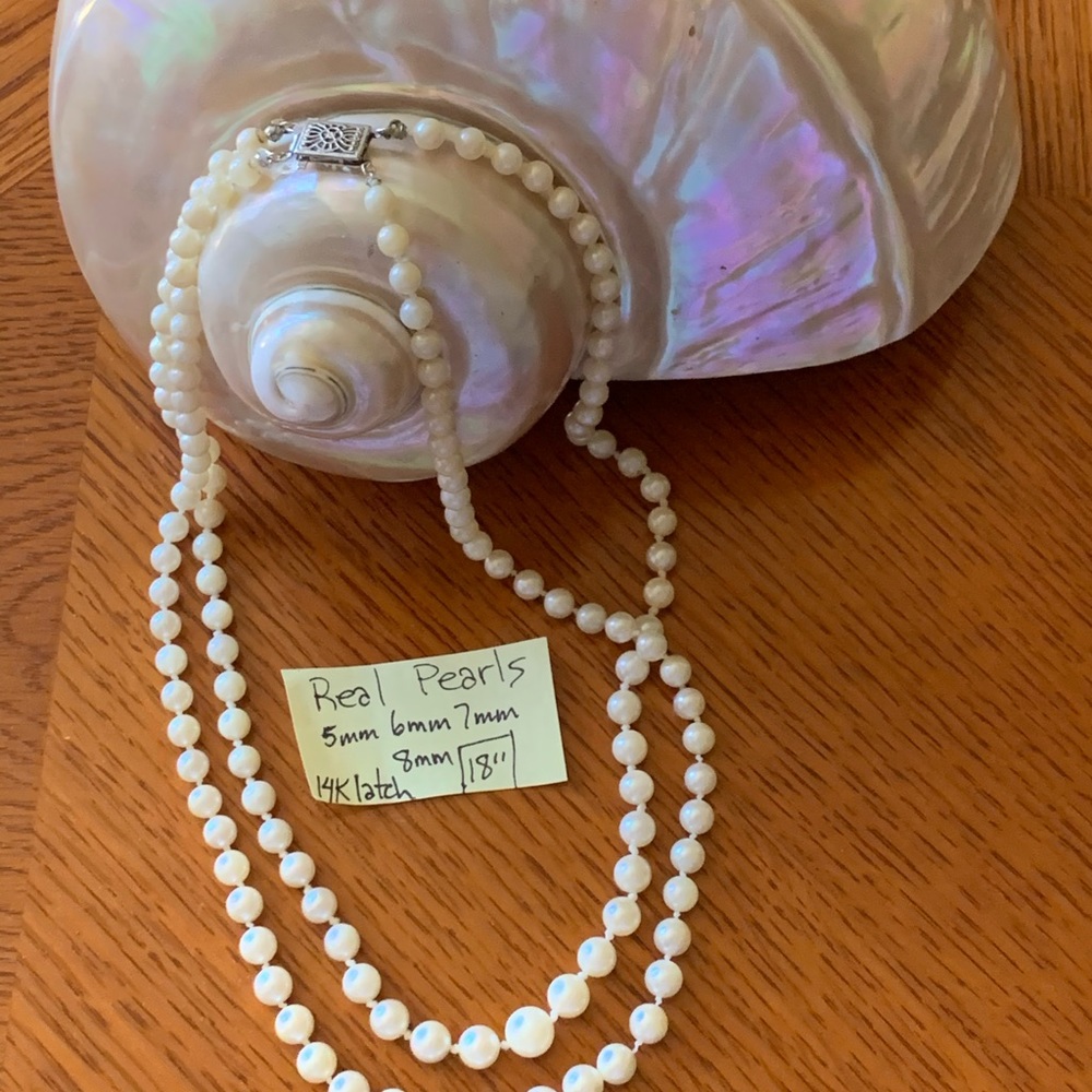 Mikimoto pearls 14 karat gold latch